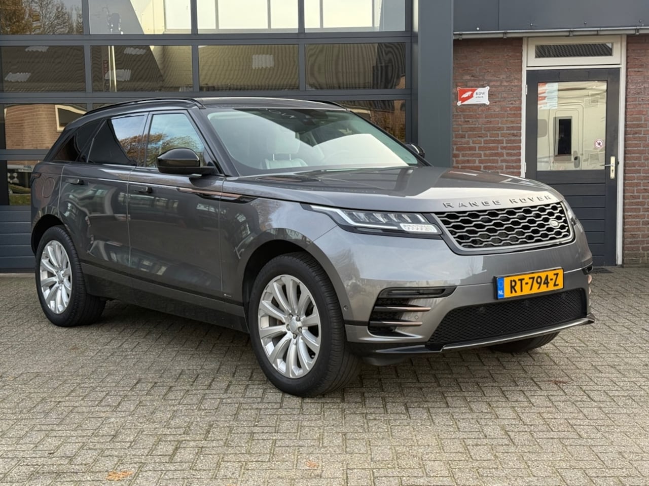 Land Rover Range Rover Velar - 2.0 I4 AWD R-Dynamic SE 2.0 I4 AWD R-Dynamic SE - AutoWereld.nl
