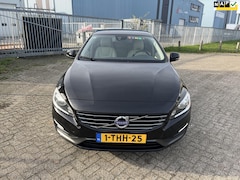 Volvo V60 - 2.0 D4 Momentum