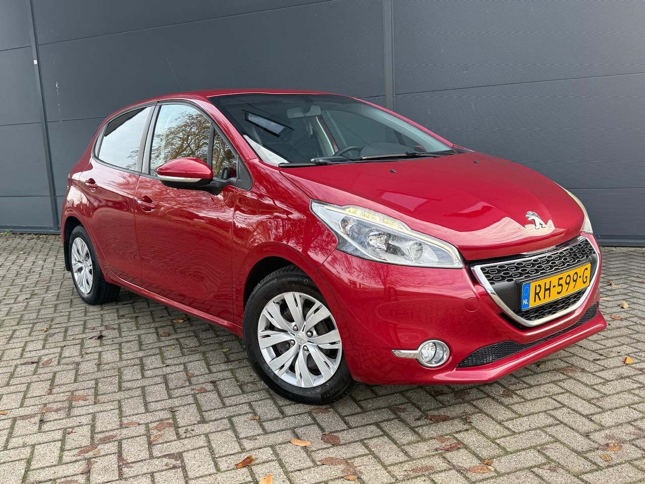 Peugeot 208 - 1.2/Automaat/Airco/cruise/bluetooth/Elek ramen/1STE EIGENAAR - AutoWereld.nl