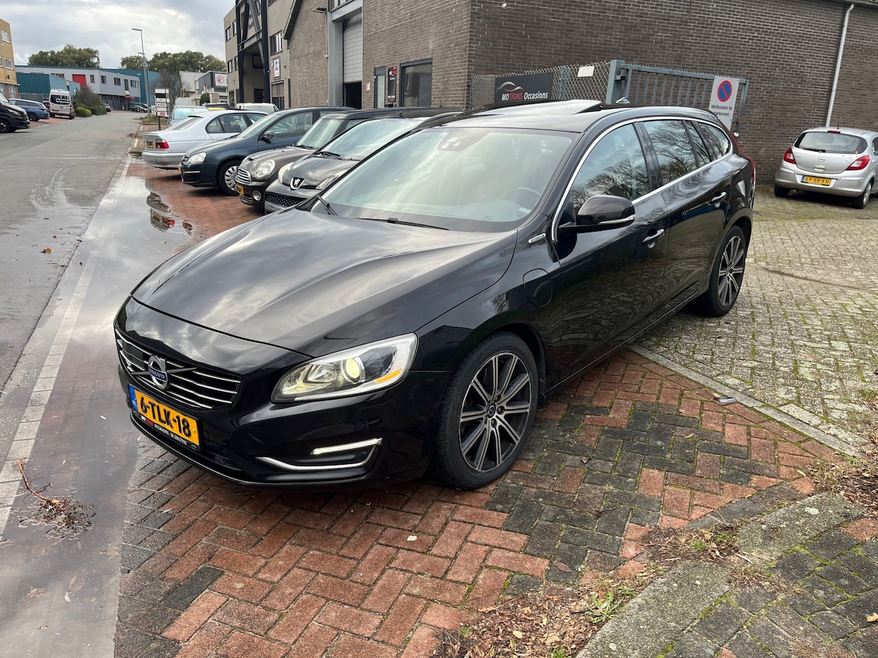 Volvo V60 - 2.4 D6 AWD Plug-In Hybrid Summum! Camera! 2014! - AutoWereld.nl