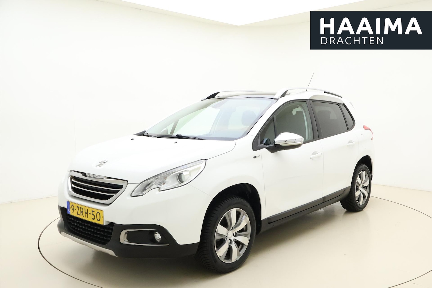Peugeot 2008 - 1.2T Style | 82PK | Navigatie | Trekhaak | Panorama Dak | Climate Control | Automatische V - AutoWereld.nl