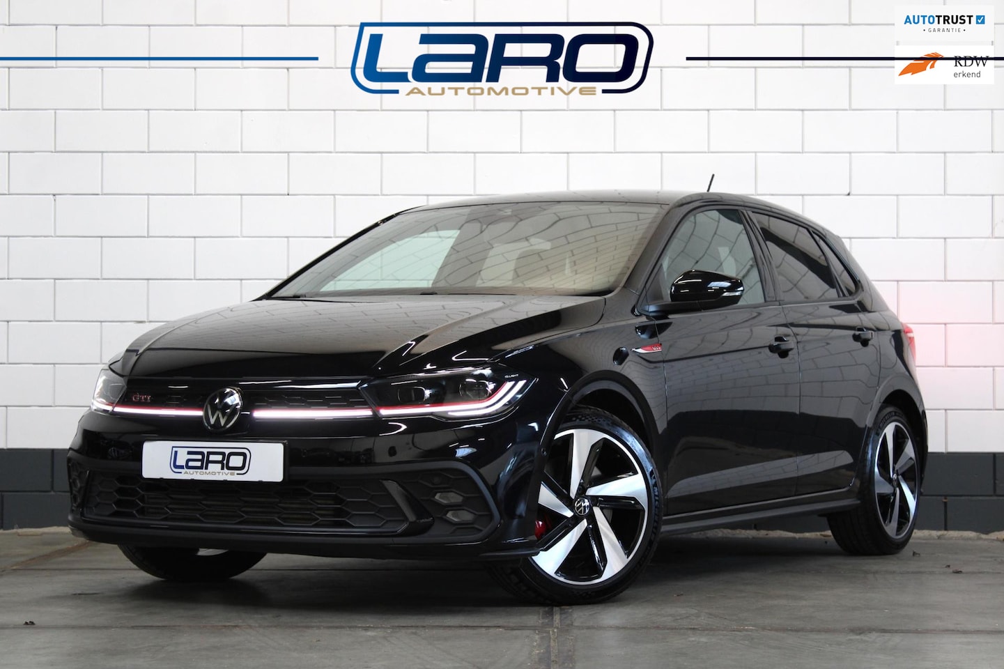Volkswagen Polo - 2.0 TSI GTI 210 pk | IQ.Lights CarPlay DCC Fabrieksgarantie ACC Sfeer Stoelver. - AutoWereld.nl