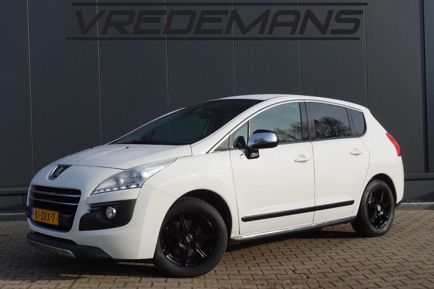 Peugeot 3008 - 2.0 HDiF HYbrid4 Blue Lease 4x4/HUD - AutoWereld.nl