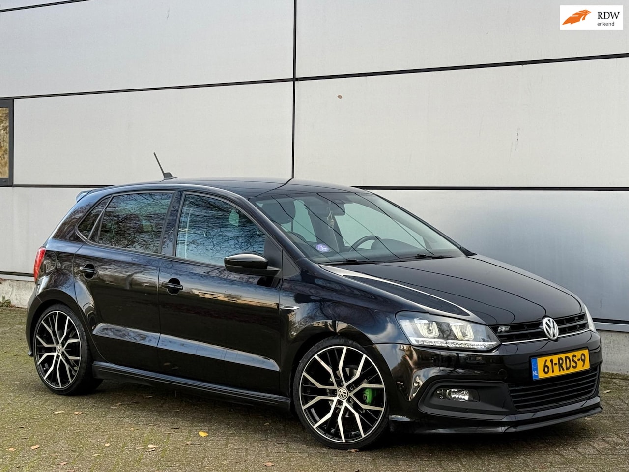 Volkswagen Polo - 1.2 TSI R-Line Automaat |Stoelverw |Carplay |Xenon |Led |Stuurbed |Nap |Boekjes - AutoWereld.nl