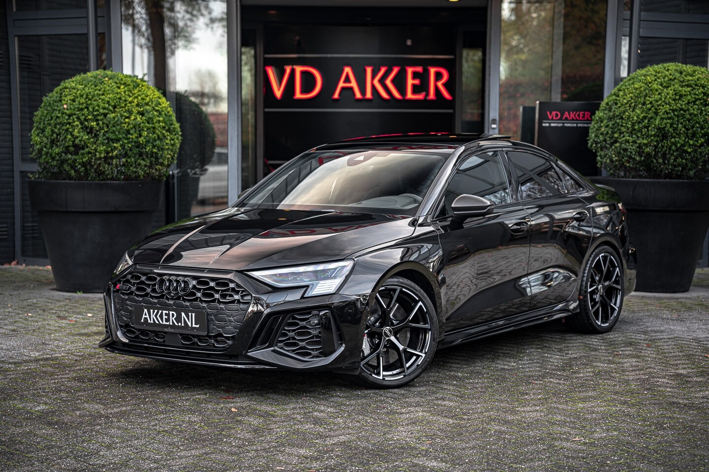 Audi RS3 - Limousine 2.5 TFSI Keram. Schijven | Dynamic Plus | Head-up | Carbon Pakket - AutoWereld.nl