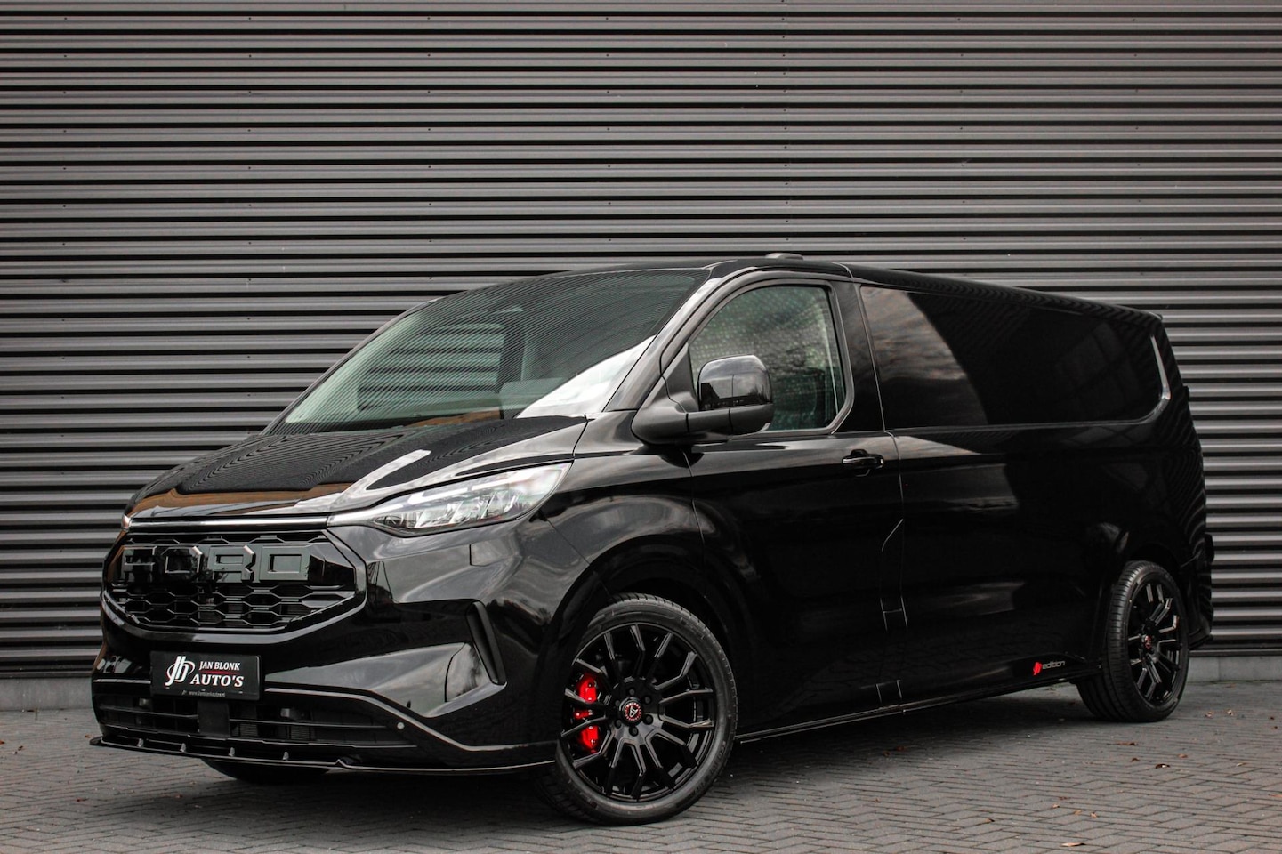 Ford Transit Custom - 300 2.0 TDCI L2H1 Limited 170PK JB- EDITION / DRIVER ASSISTANCE PACK / 3- ZITS / MY2024 / - AutoWereld.nl