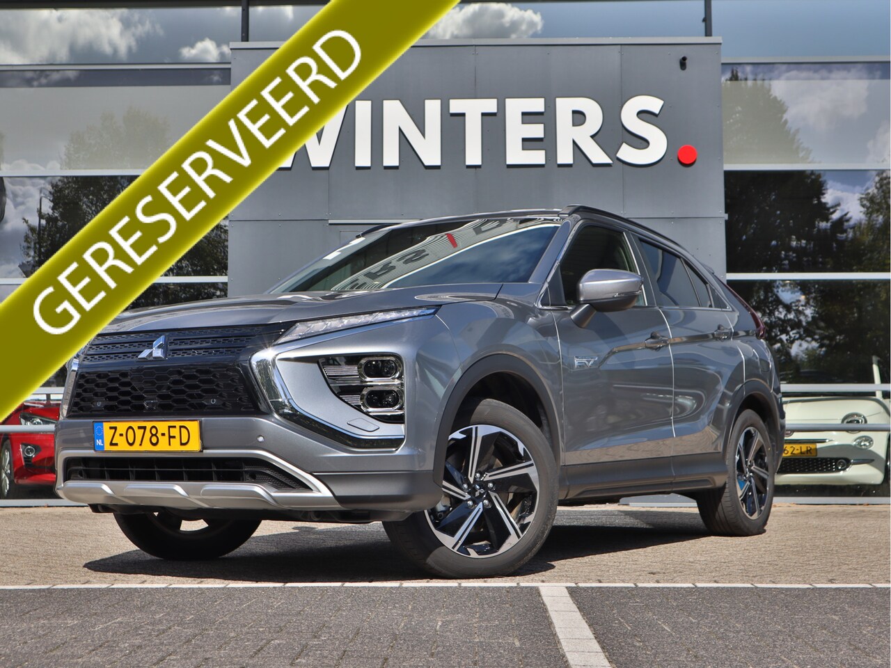 Mitsubishi Eclipse Cross - 2.4 PHEV Intense+ Trekhaak | 18 inch lichtmetaalvelg | Dealerauto - AutoWereld.nl