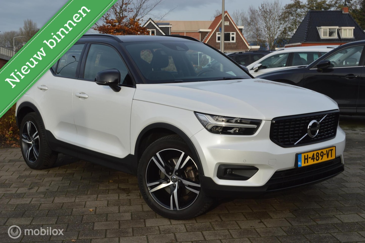 Volvo XC40 - 2.0 B4 191PK R-Design | Pano-dak | Trekhaak - AutoWereld.nl