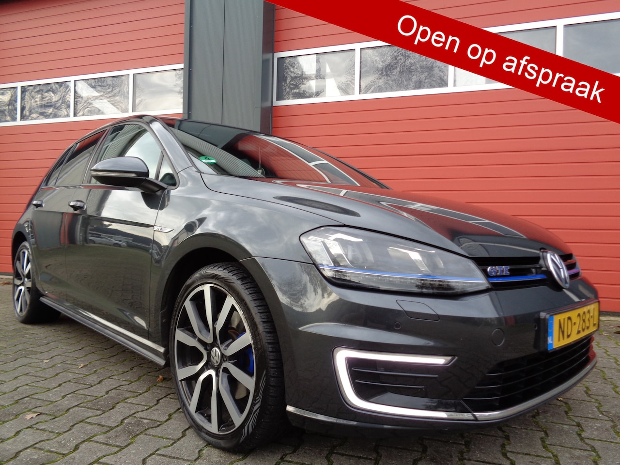 Volkswagen Golf - 1.4 TSI GTE 150PK Leer Pano-Dak Clima Cruise NL-Auto Trekhaak Automaat - AutoWereld.nl