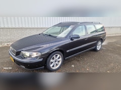 Volvo V70 - 2.4 T Geartr. C.L