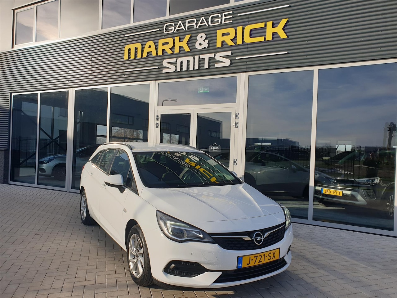 Opel Astra Sports Tourer - 1.2 Turbo 110pk Start/Stop Edition - AutoWereld.nl