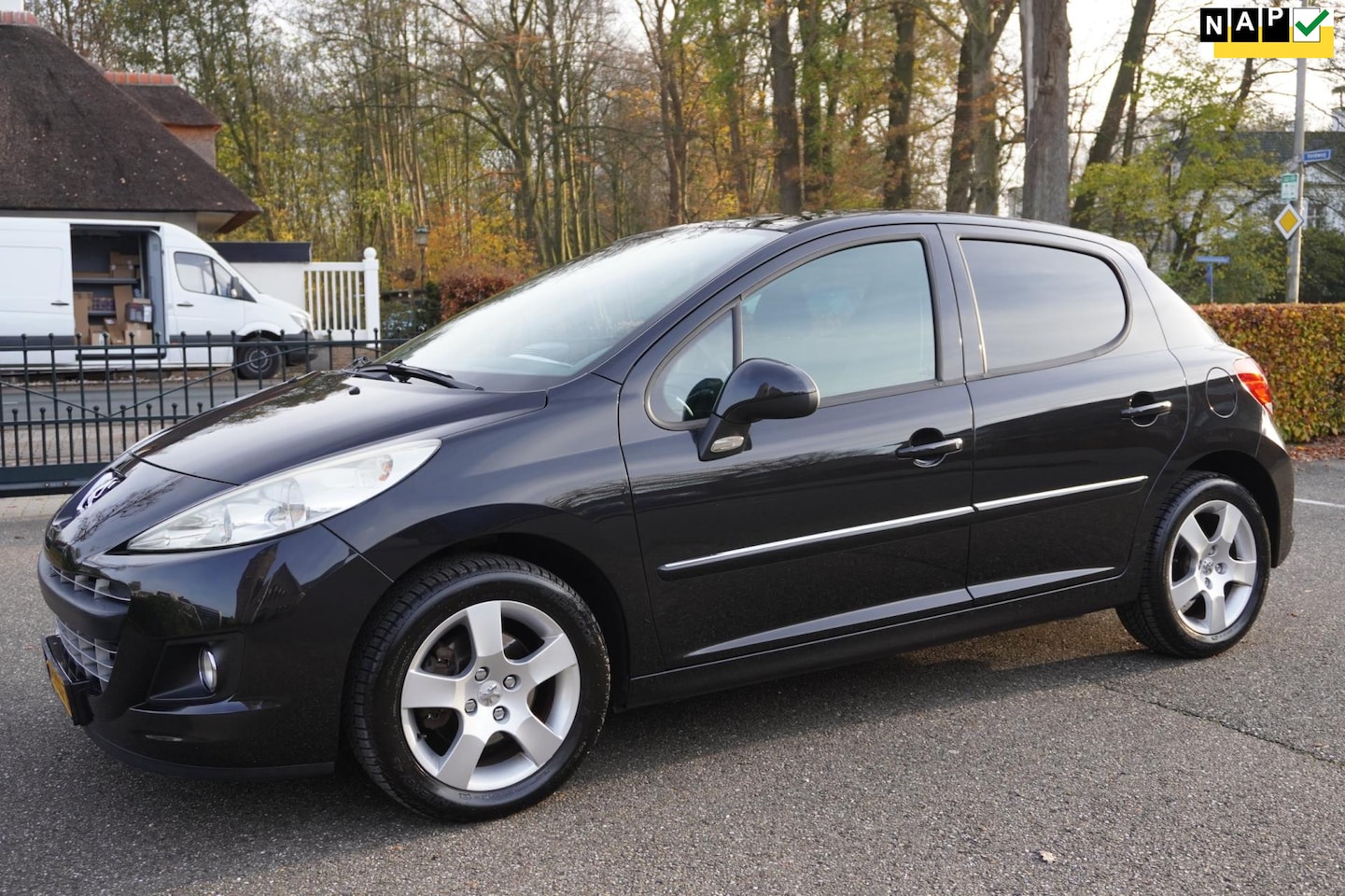 Peugeot 207 - 1.6 VTi Blue Lease Executive 5 Drs Airco Navi Pdc Glazendak - AutoWereld.nl