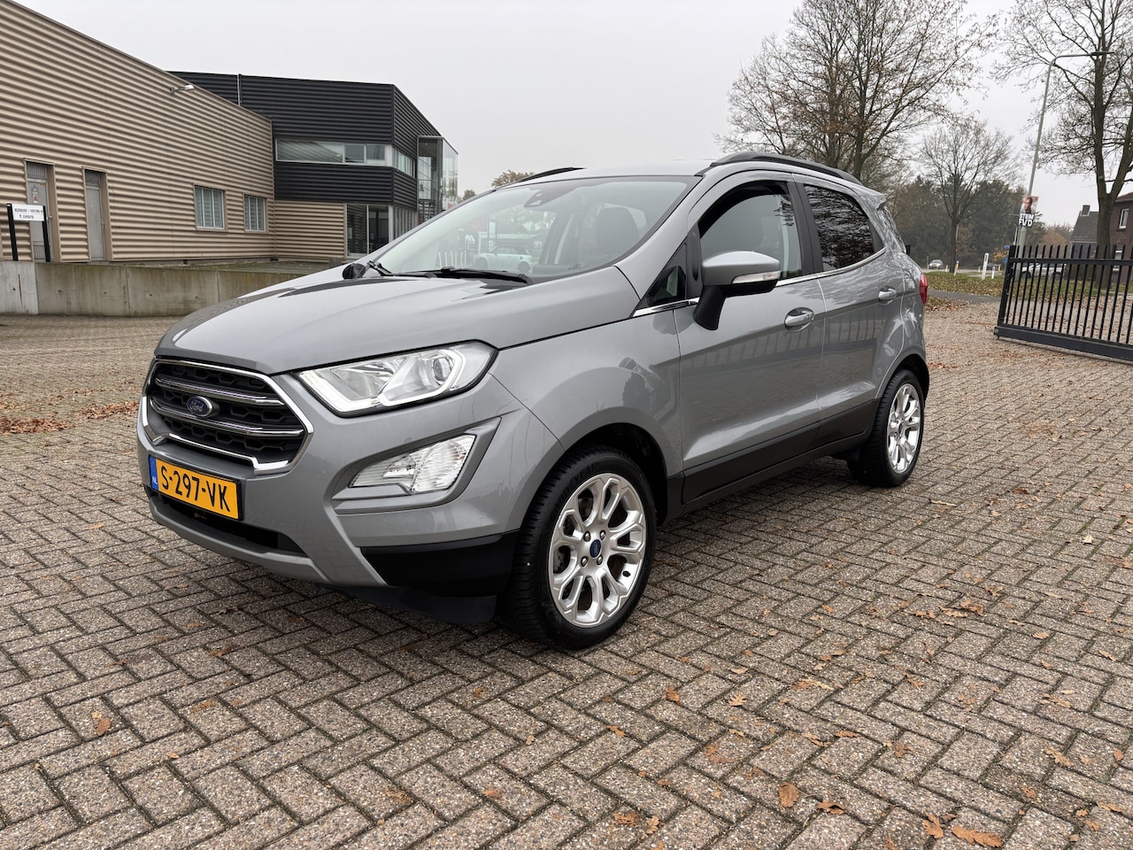 Ford EcoSport - 1.0 EcoBoost Titanium [ ecc,apple cp,navi,lmv,trekhaak ] - AutoWereld.nl