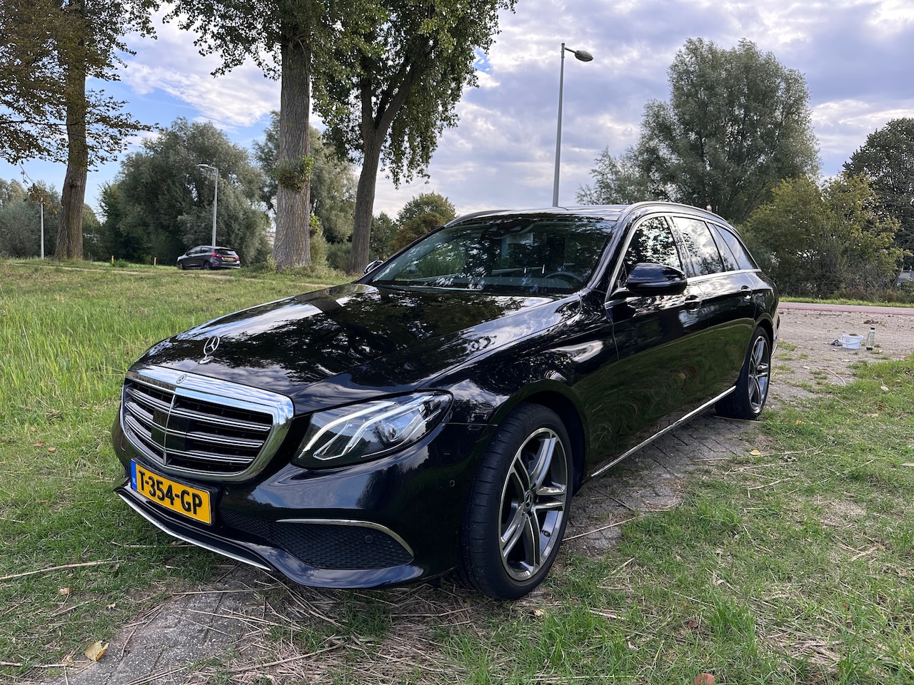 Mercedes-Benz E-klasse Estate - 250 Premium Plus 2de eig, dealer onderh, memory seats, pano, nappa leer, google/apple - AutoWereld.nl