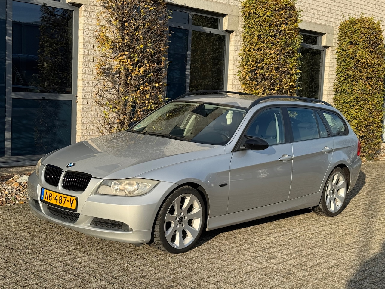 BMW 3-serie Touring - 318i 318i - AutoWereld.nl