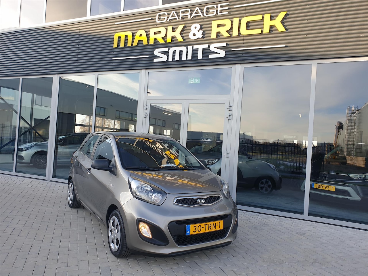 Kia Picanto - 1.0 CVVT 69 PK 5D Comfort Pack Airco - AutoWereld.nl