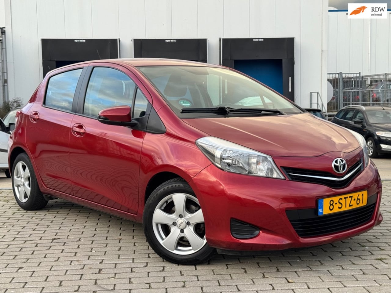 Toyota Yaris - 1.4 D-4D-F Aspiration 5D Dealer ondh. Tekhk. Airco APK Rood - AutoWereld.nl