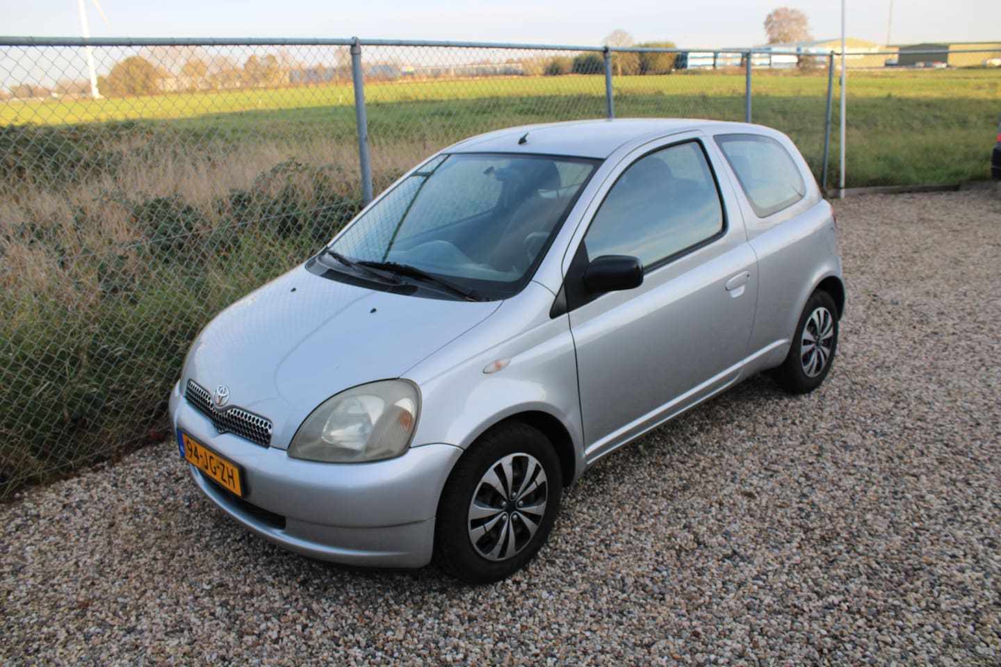 Toyota Yaris - 1.3-16V VVT-i Sol Automaat APK 26-09-2026 Schade - AutoWereld.nl