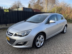 Opel Astra - 1.4 Turbo 120 PK Cosmo Multimedia Airco