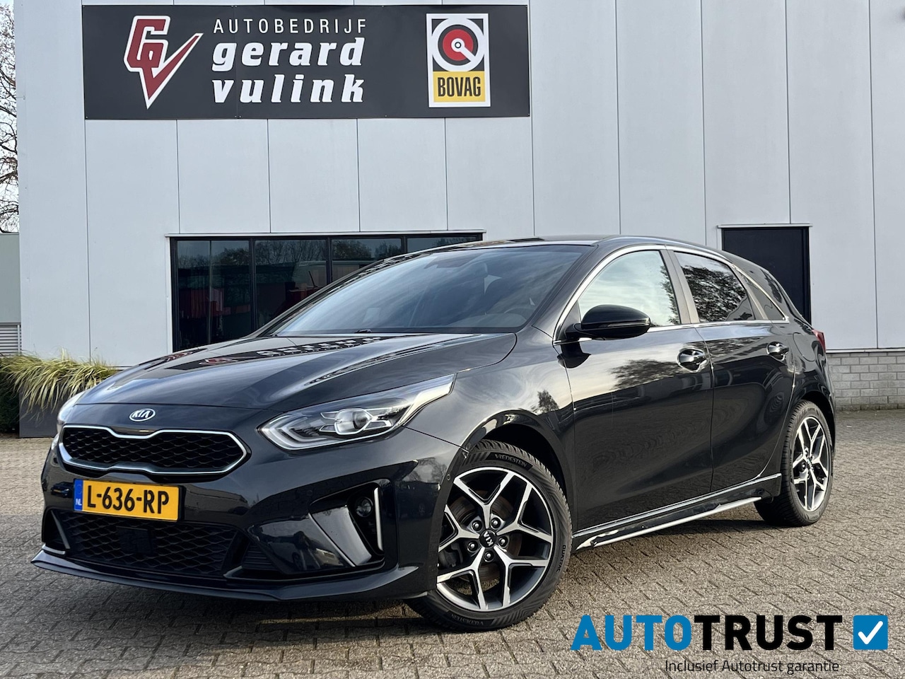 Kia Cee'd - Ceed 1.0 T-GDi GT-Line TREKHAAK CARPLAY CAMERA STUURVERWARMING STOELVERWARMING - AutoWereld.nl