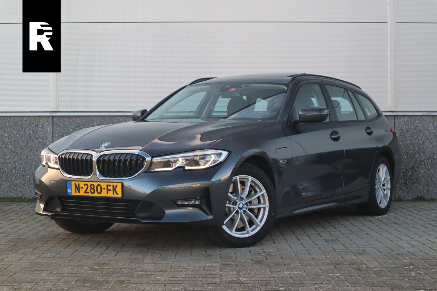 BMW 3-serie Touring - 330e xDrive Business Edition Plus Pano dak / Laser / Sportstoelen / Leder / - AutoWereld.nl