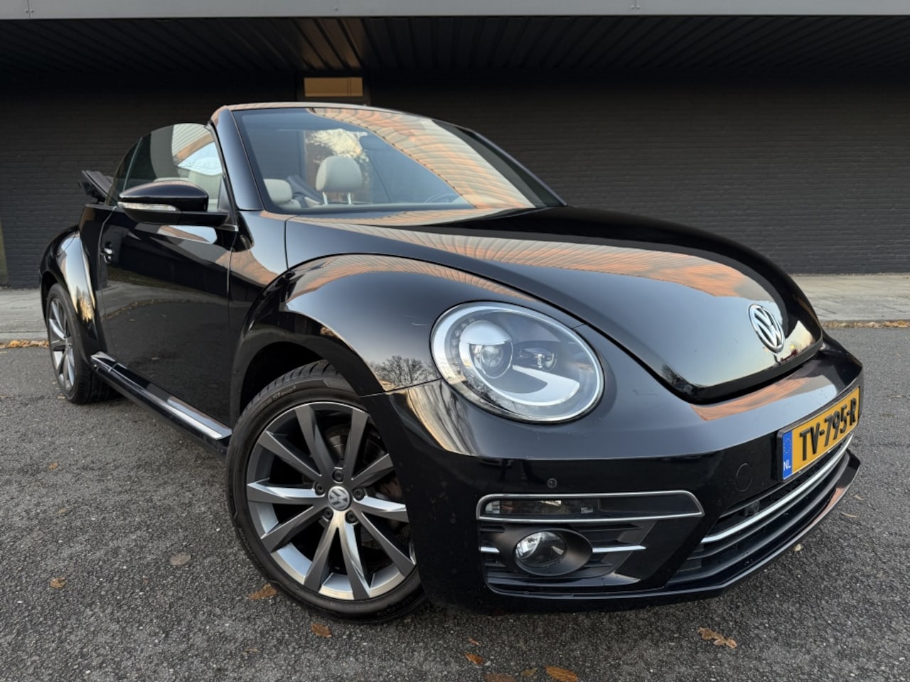 Volkswagen Beetle Cabriolet - 1.2 TSI Exclusive S. - AutoWereld.nl