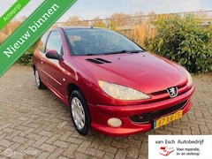 Peugeot 206 - 1.4 Forever I nieuwe apk I goed rijdende auto