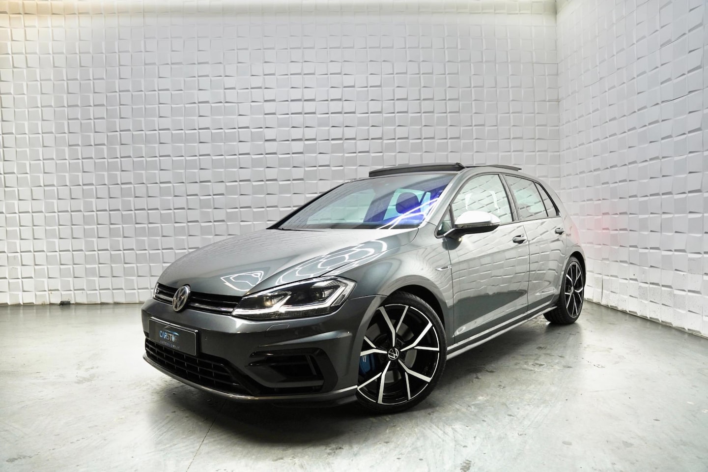 Volkswagen Golf - 2.0 TSI 4Motion R PANO VIRTUAL ACC 310PK - AutoWereld.nl