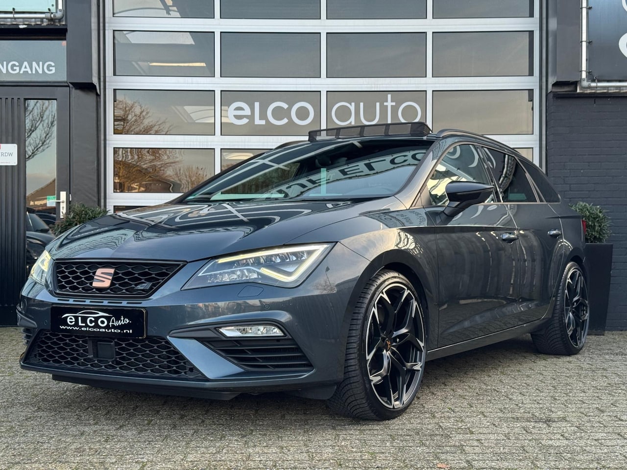 SEAT Leon ST - 2.0 TSI CUPRA 300 4Drive / Pano - AutoWereld.nl