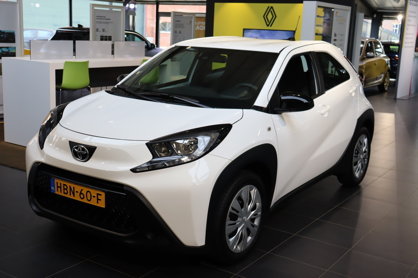 Toyota Aygo X - 1.0 VVT-i S-CVT play 1.0 VVT-i S-CVT Play - AutoWereld.nl