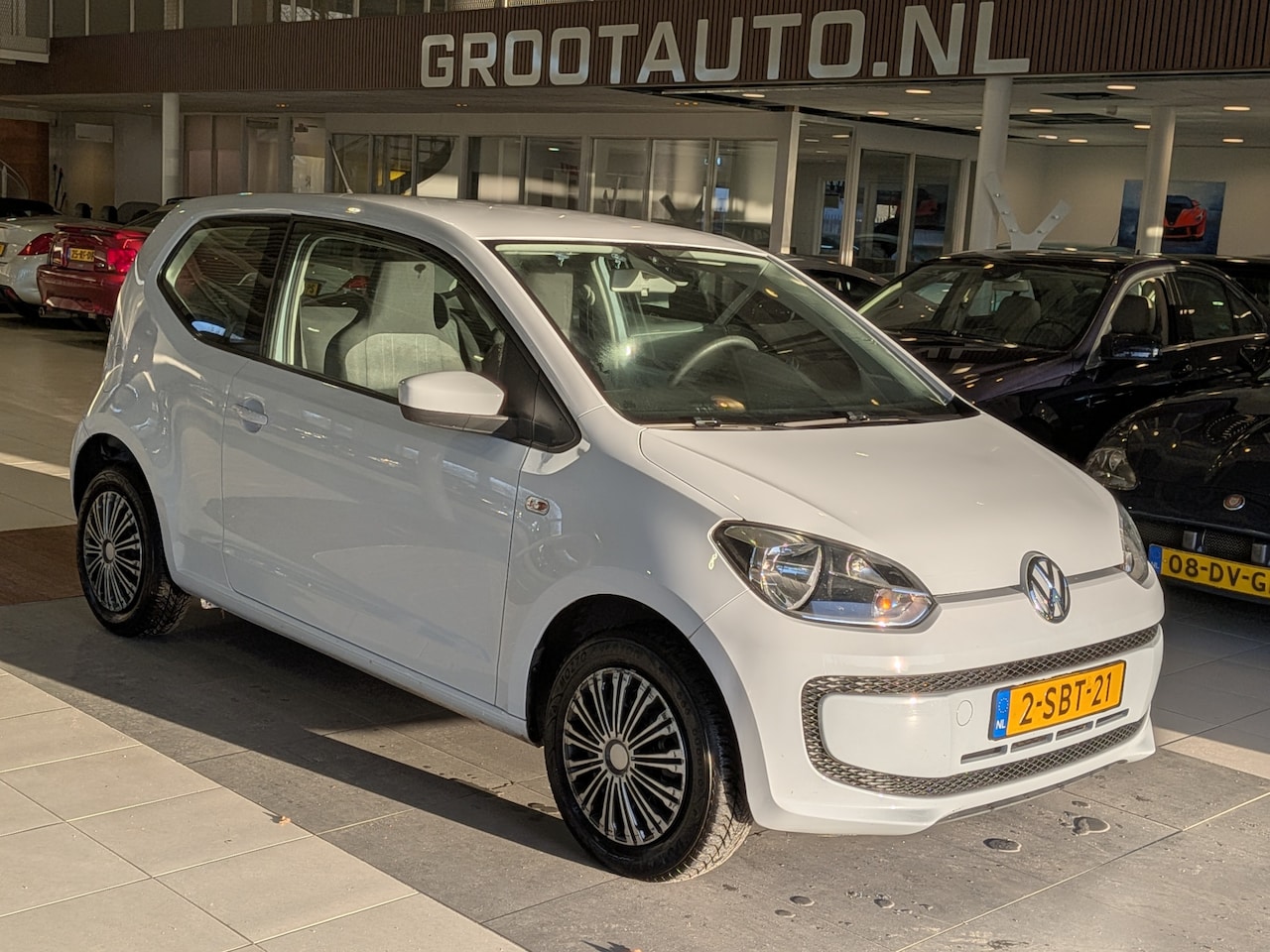 Volkswagen Up! - 1.0 move up! Automaat Airco, Stuurbekrachtiging - AutoWereld.nl