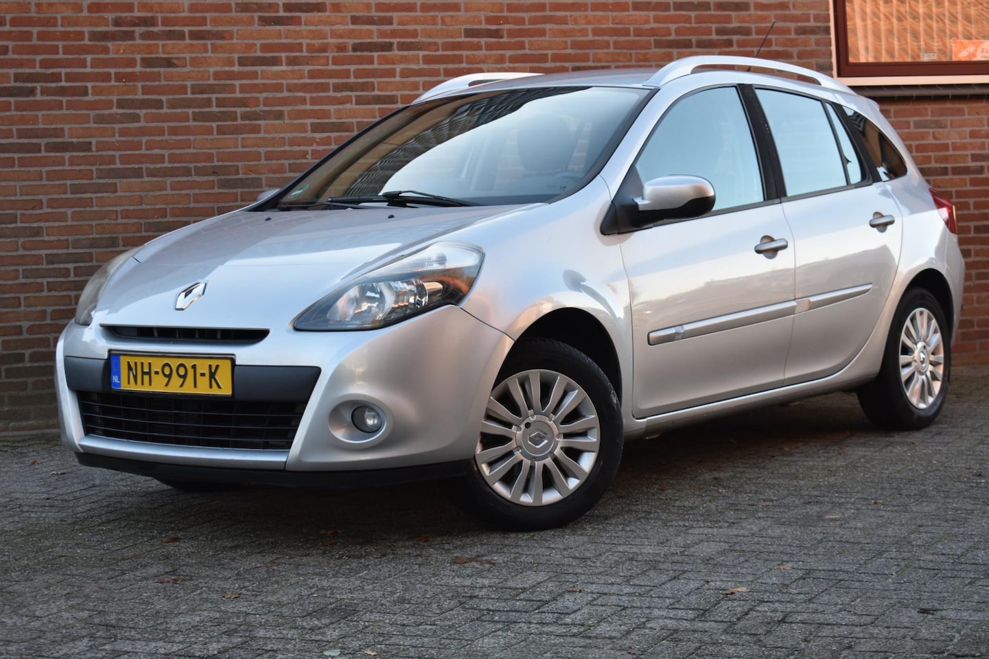 Renault Clio Estate - 1.5 dCi Collection '11 Navi Airco - AutoWereld.nl