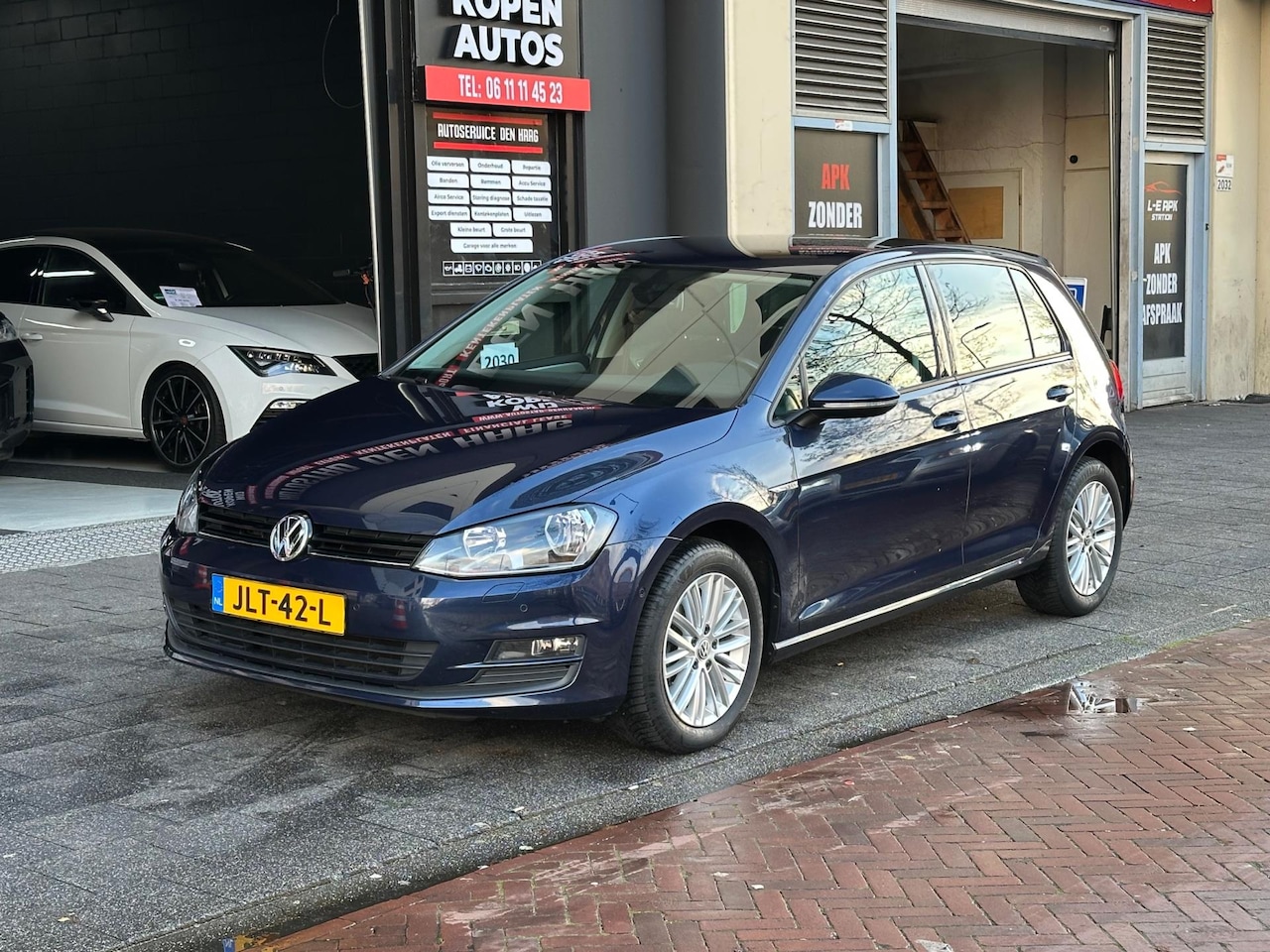 Volkswagen Golf - 1.2 TSI Trendline Clima Stoelverwarming PDC - AutoWereld.nl
