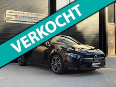 Mercedes-Benz A-klasse - 180 Automaat | 2020 | 70.664 km | Apple CarPlay | Adaptive Cruise | Ambient Light | Dealer