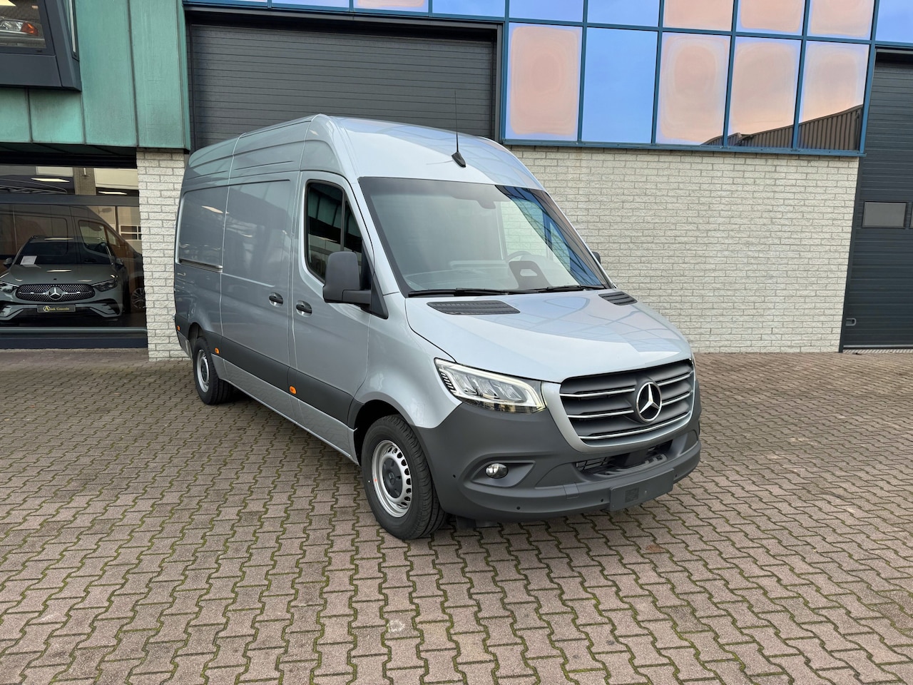 Mercedes-Benz Sprinter - 317 L2H2 2x Schuifdeur Alarm kl3 Adaptieve cruise Digitale binnenspiegel Pro Trekhaak 3.5T - AutoWereld.nl