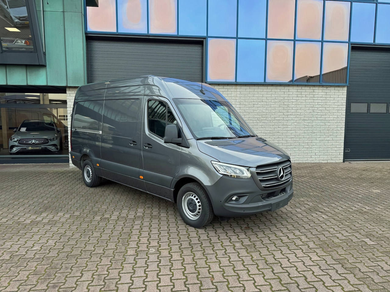 Mercedes-Benz Sprinter - 317 L2H2 2x Schuifdeur Alarm kl3 Adaptieve cruise Digitale binnenspiegel Pro Trekhaak 3.5T - AutoWereld.nl