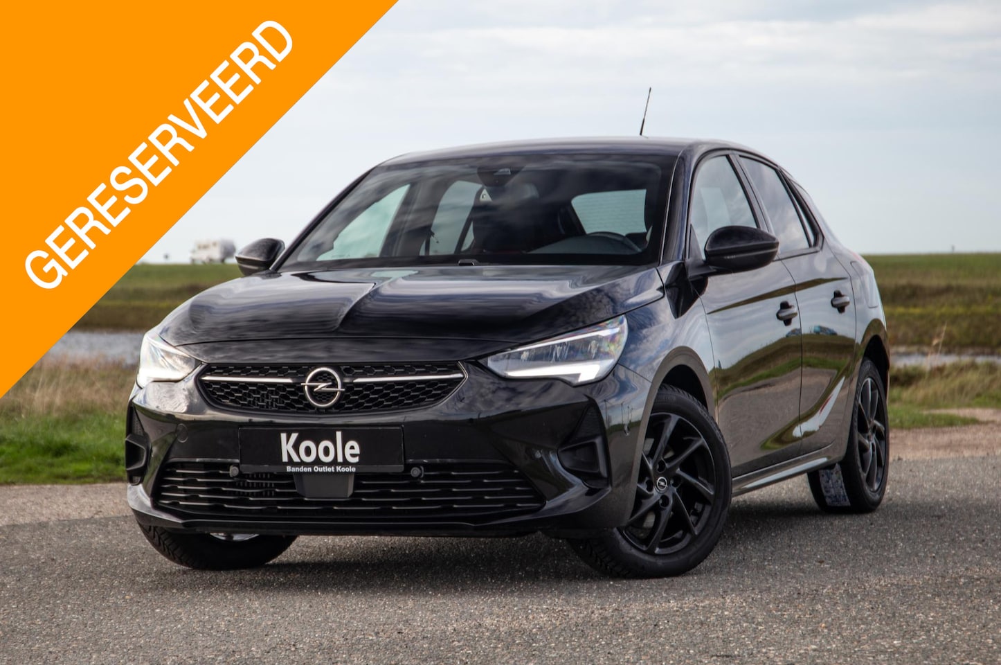 Opel Corsa - 1.2 Turbo GS BLACK LINE / APPLE CARPLAY / AUTOMAAT / 360 CAMERA / STOELVERWARMING - AutoWereld.nl