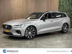 Volvo V60 - T6 AWD Recharge Plus Dark | Aurora Silver | Trekhaak | All Season banden | 360° Camera | H