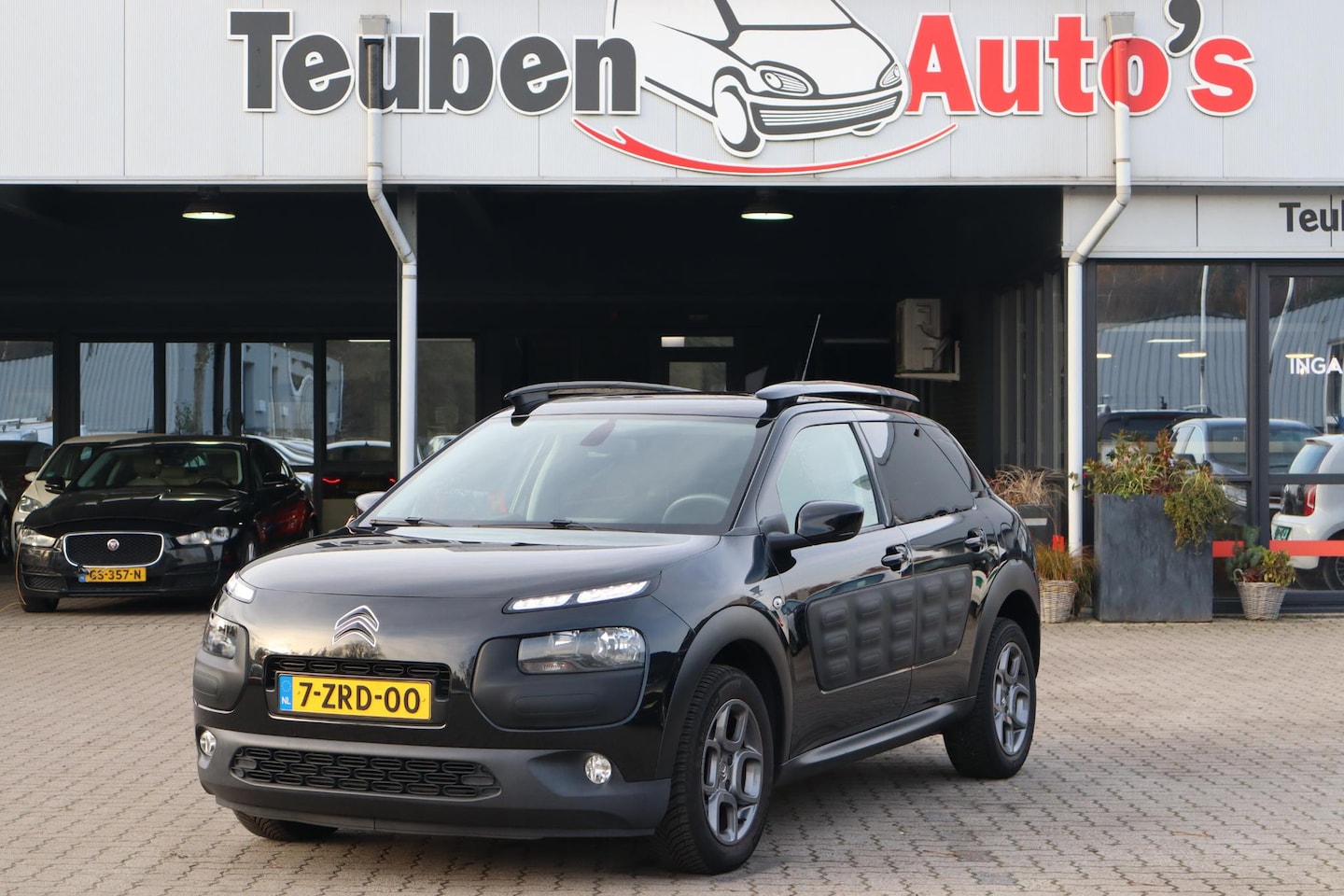 Citroën C4 Cactus - 1.2 PureTech Shine Camera, Navigatie, Cruise control, Distributie v.v. bij 100.691 km!! - AutoWereld.nl
