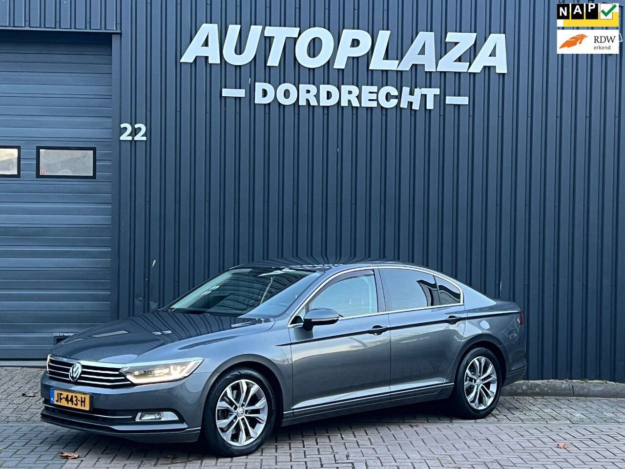Volkswagen Passat - 1.6 TDI Business Edition|PDC|Leder|Navi|Carplay|Dealer Onderhouden - AutoWereld.nl