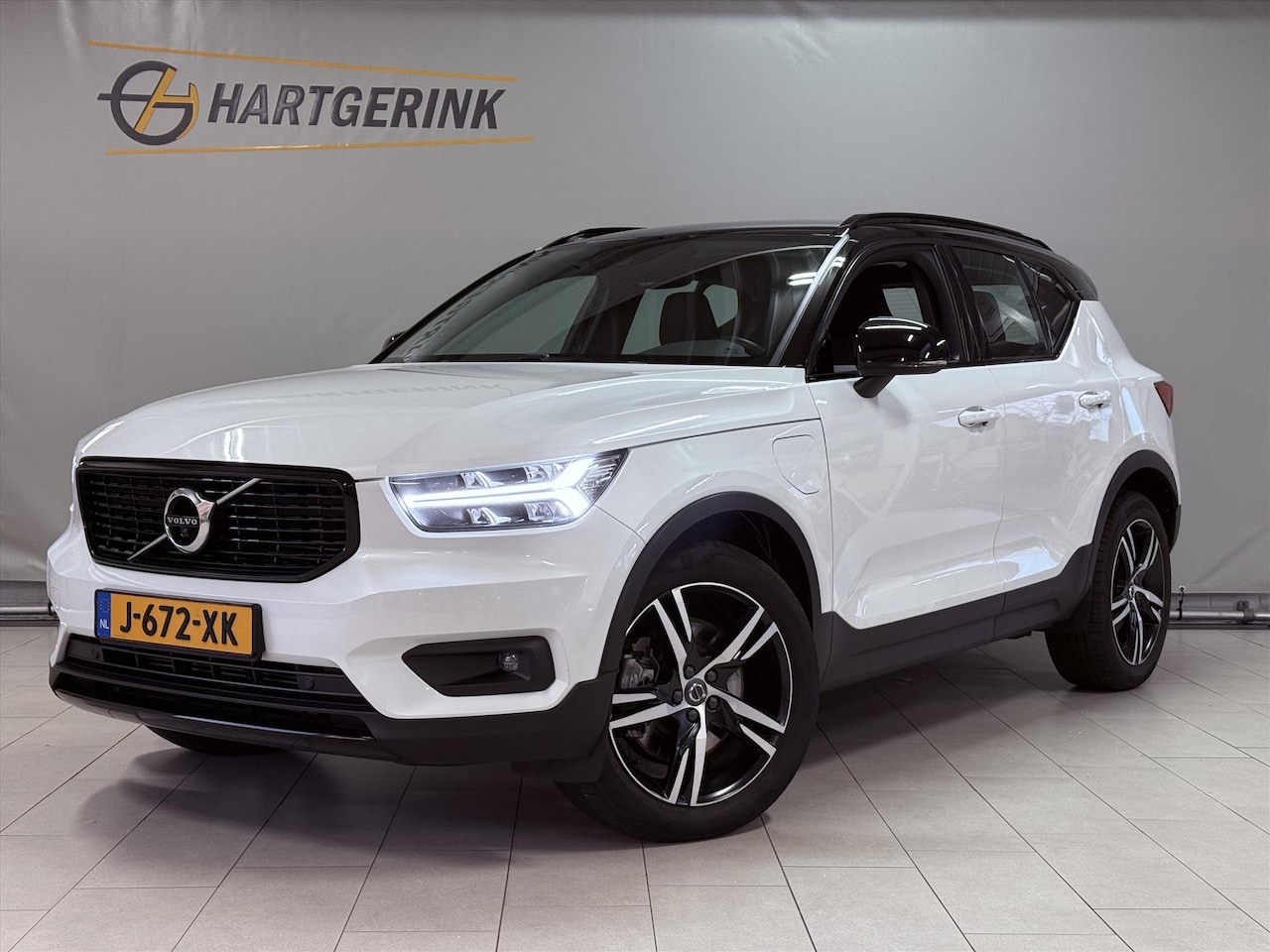 Volvo XC40 - T4 1.5 Recharge R-Design Expression* Navi / PDC / Winterpakket / Trekhaak - AutoWereld.nl