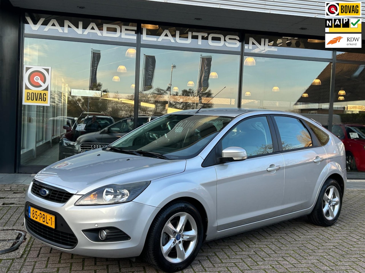 Ford Focus - 1.6 Comfort 5Drs Navi Airco Park.Sens LM-Velgen NAP NL-Auto Nette Staat! - AutoWereld.nl