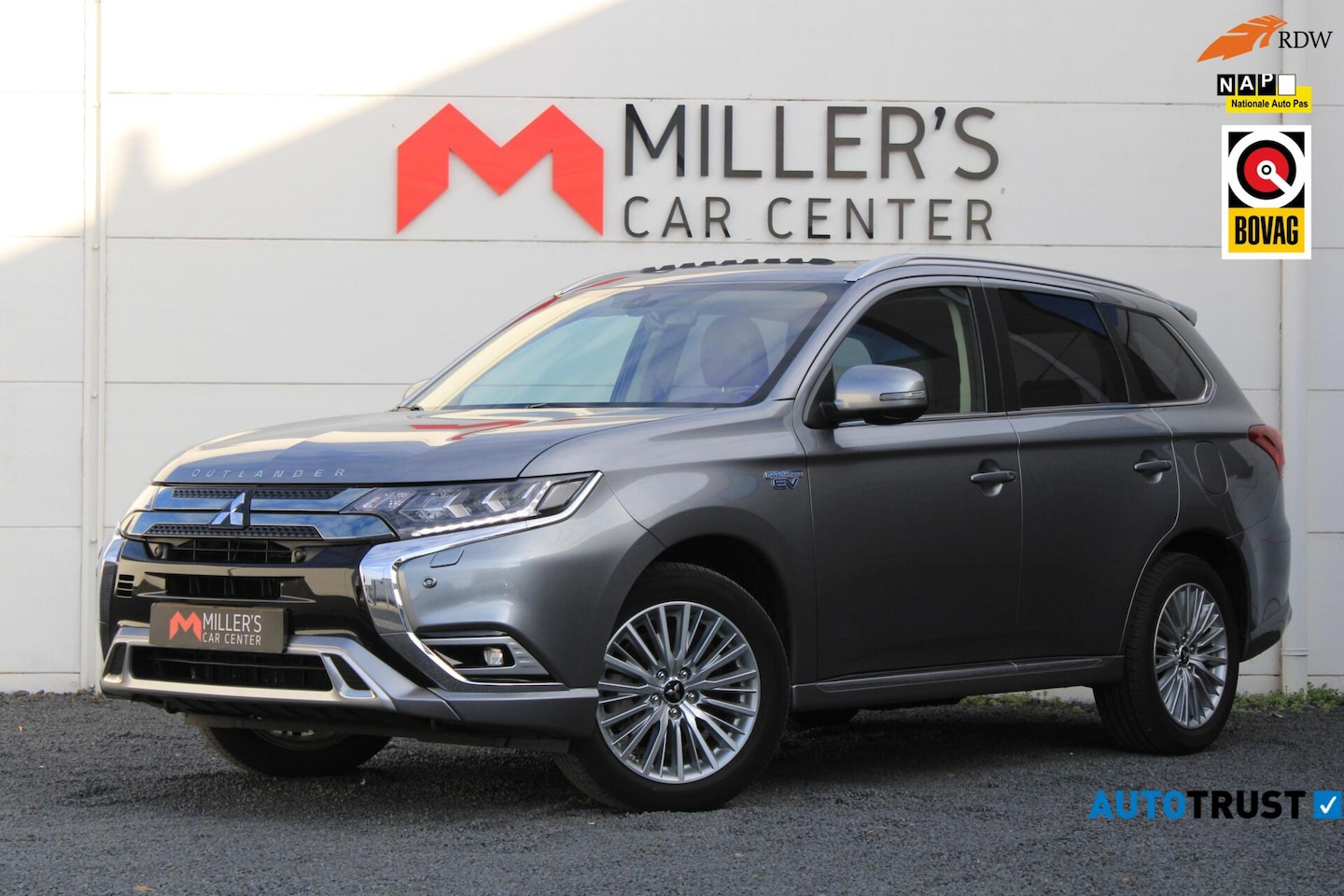 Mitsubishi Outlander - 2.4 PHEV Intense+ PANORAMA DEALER OH NL - AutoWereld.nl