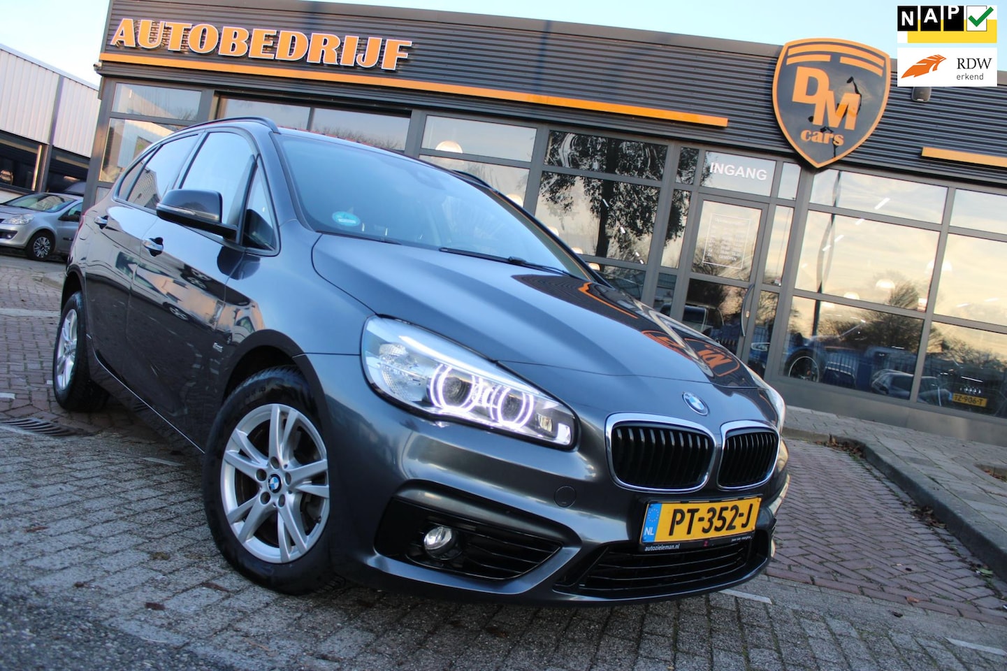 BMW 2-serie Active Tourer - 218i | Navi | Airco | Cruise | Trekhaak | - AutoWereld.nl