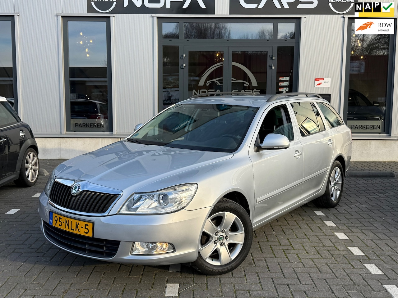 Skoda Octavia Combi - 1.2 TSI Ambition Business Line|2de eig|Navi - AutoWereld.nl