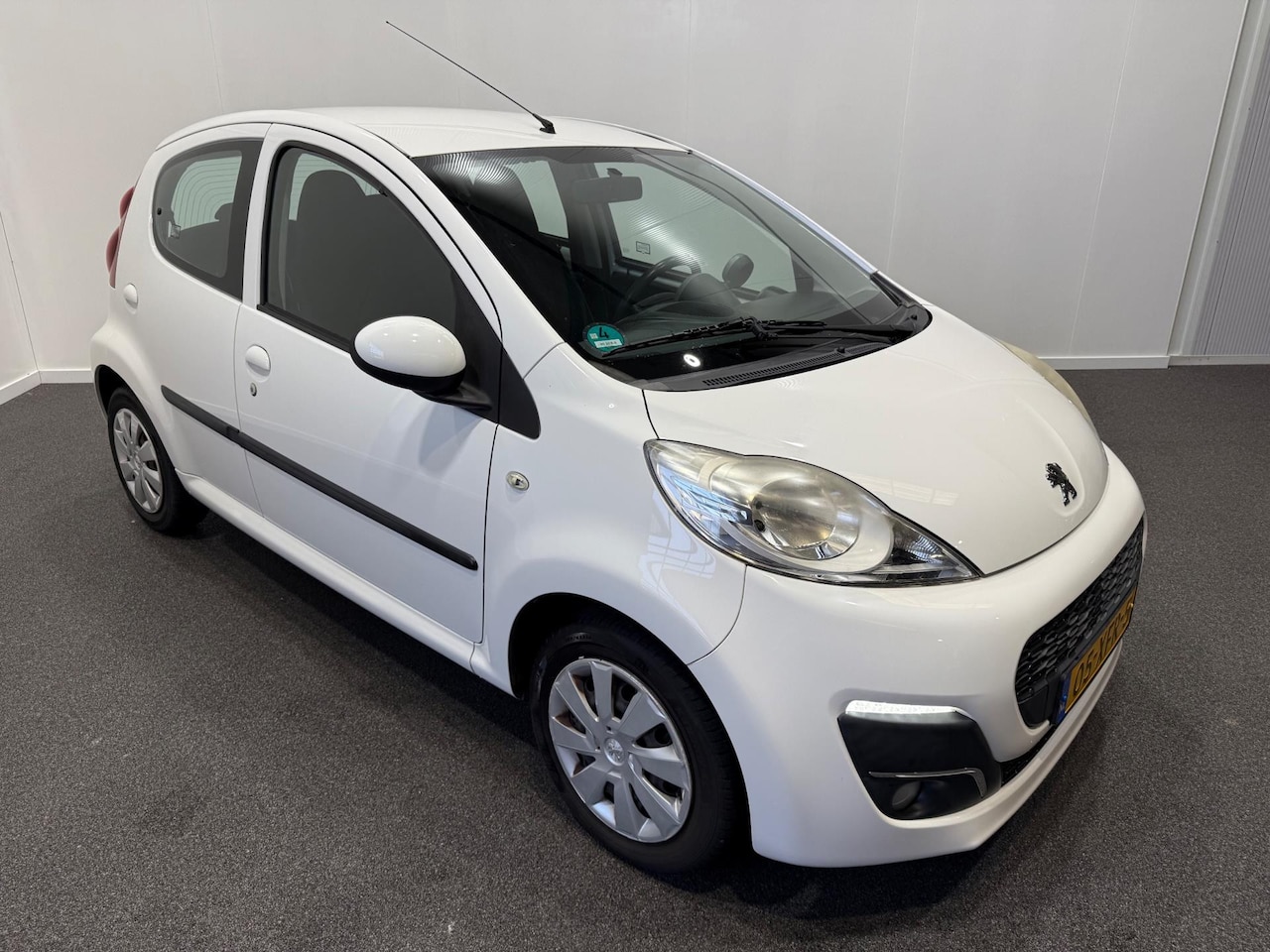 Peugeot 107 - 1.0 Active 1.0 Active - AutoWereld.nl