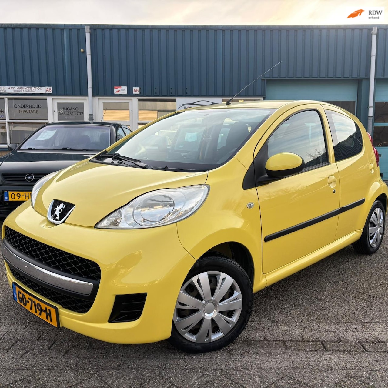 Peugeot 107 - 1.0-12V XS |5 Deurs | Nieuwe APK | EL Ramen | Radio | Toerenteller | - AutoWereld.nl