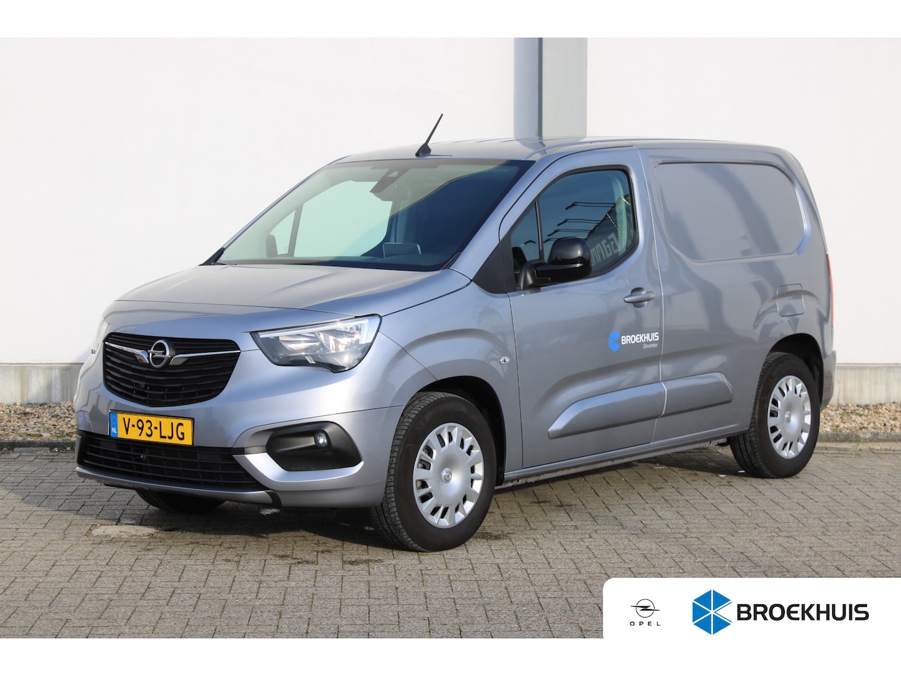Opel Combo Electric - 136 L1 50kWh / Navigatie / Parkeersensoren / Camera / Carplay / Airco / - AutoWereld.nl