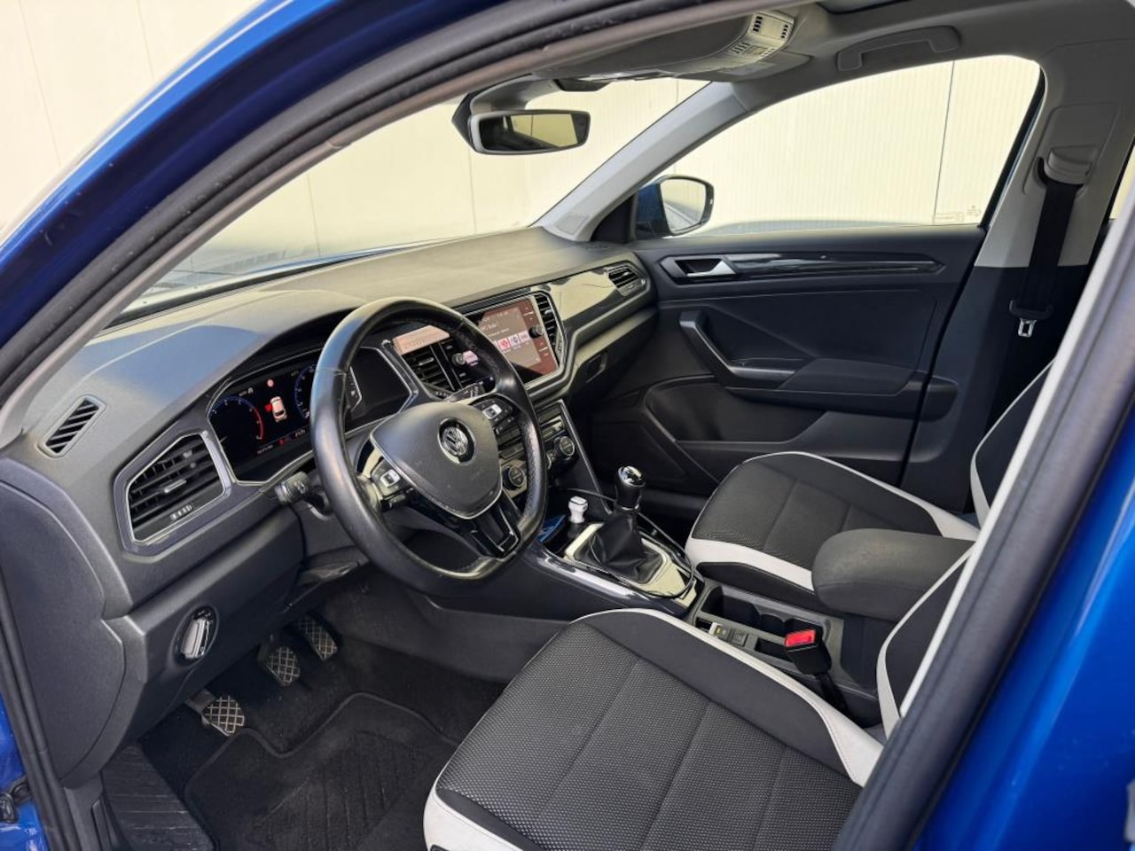Volkswagen T-Roc - 1.5 TSI Sport (virtual cockpit)