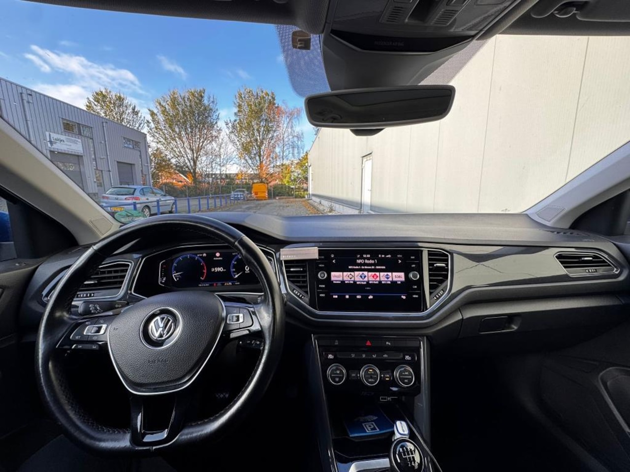 Volkswagen T-Roc - 1.5 TSI Sport 1.5 TSI Sport (virtual cockpit)